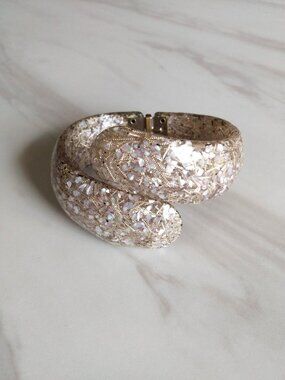 Vintage Confetti Lucite Bypass Clamper Bangle Bracelet Hinged 50s Rockabilly